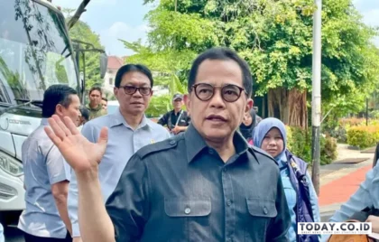 Sekjen DPR tersangka korupsi