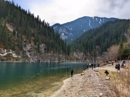 Danau Kaindy, Hutan Tenggelam yang Membeku di Pegunungan Kazakhstan