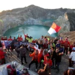 Danau Kelimutu, Pesona Tiga Kawah Berwarna di Puncak Flores